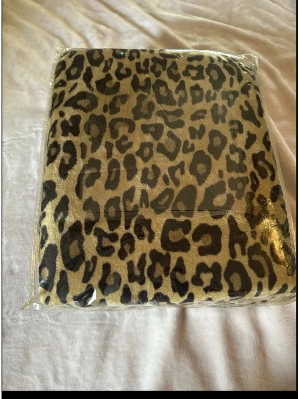 Super soft plus throw size queen/ull
